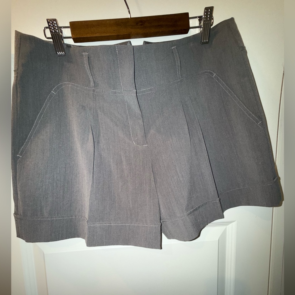 Bcbg Maxazria Gray Pleated Women's Shorts - Classic Tailored Style